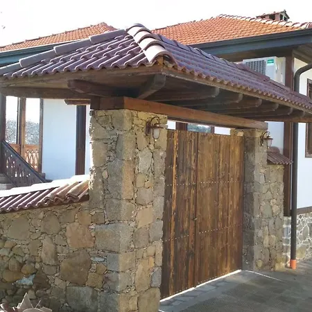 боримечковата къща 3* 卡洛费尔