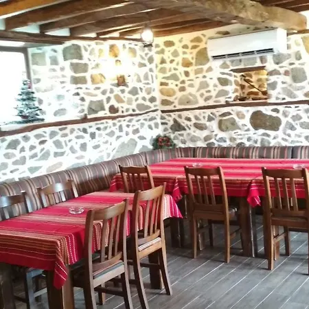 боримечковата къща 3* 卡洛费尔