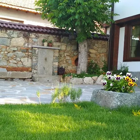 боримечковата къща 3* 卡洛费尔